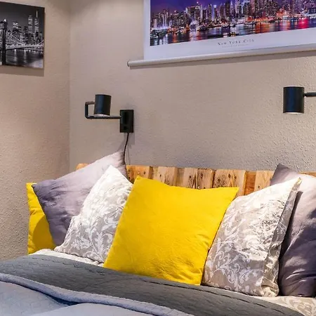 Appartement Trendy Grand Boulevard Designer Brand New *