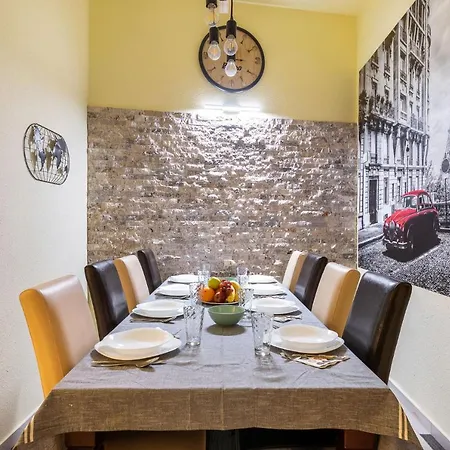 Trendy Grand Boulevard Designer דירה