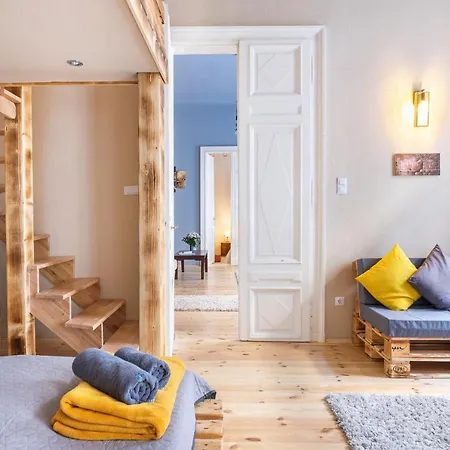 Trendy Grand Boulevard Designer Appartement Budapest