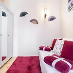 Trendy Grand Boulevard Designer Apartment *