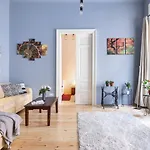 Trendy Grand Boulevard Designer
